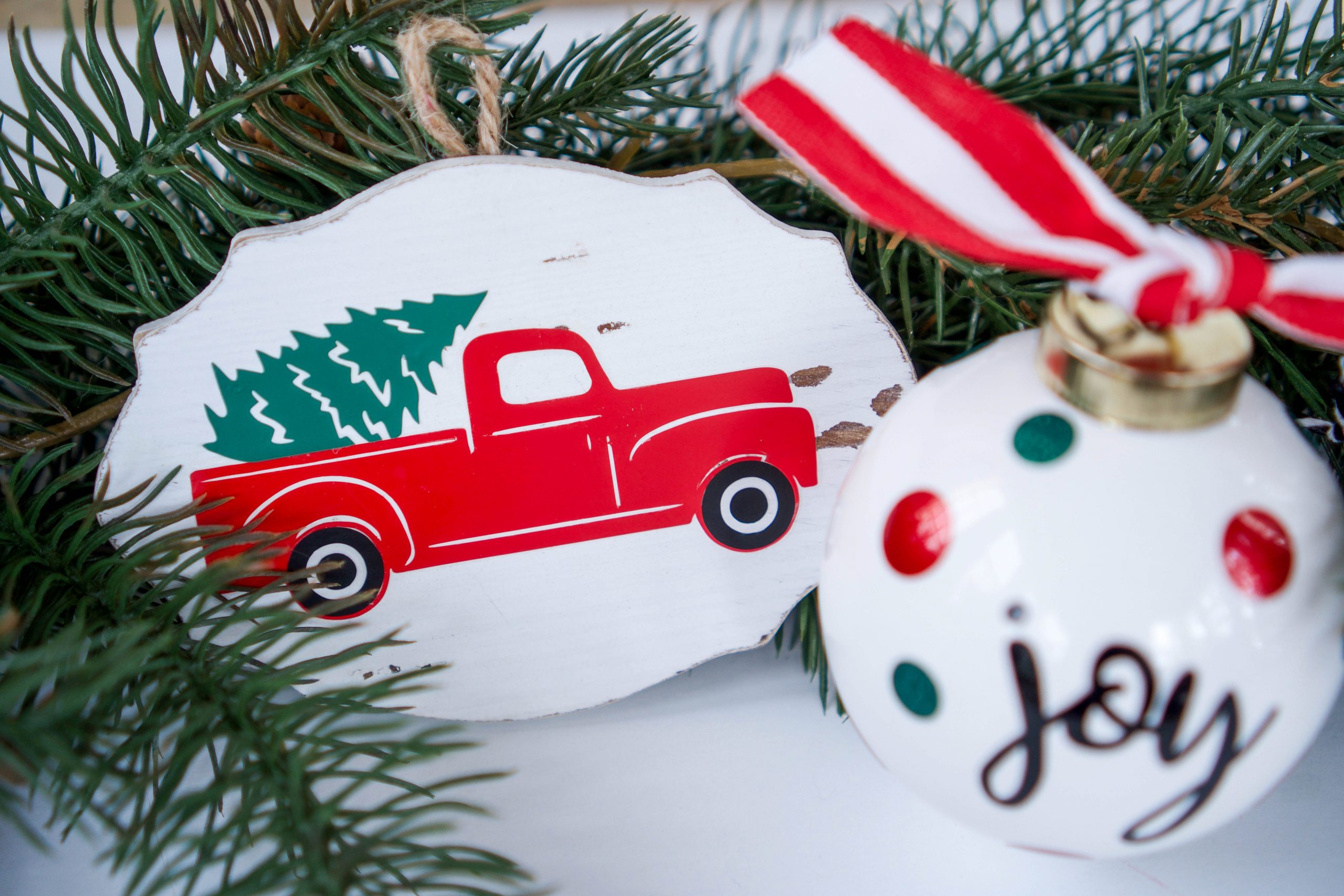 Creating Christmas Ornaments Using Heat Transfer Vinyl and Adhesive Vinyl