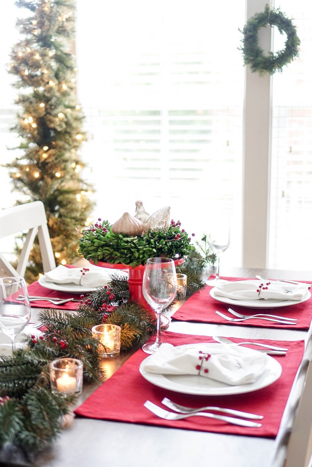 DIY Holiday Tablescape Ideas With Adhesive Vinyl and HTV