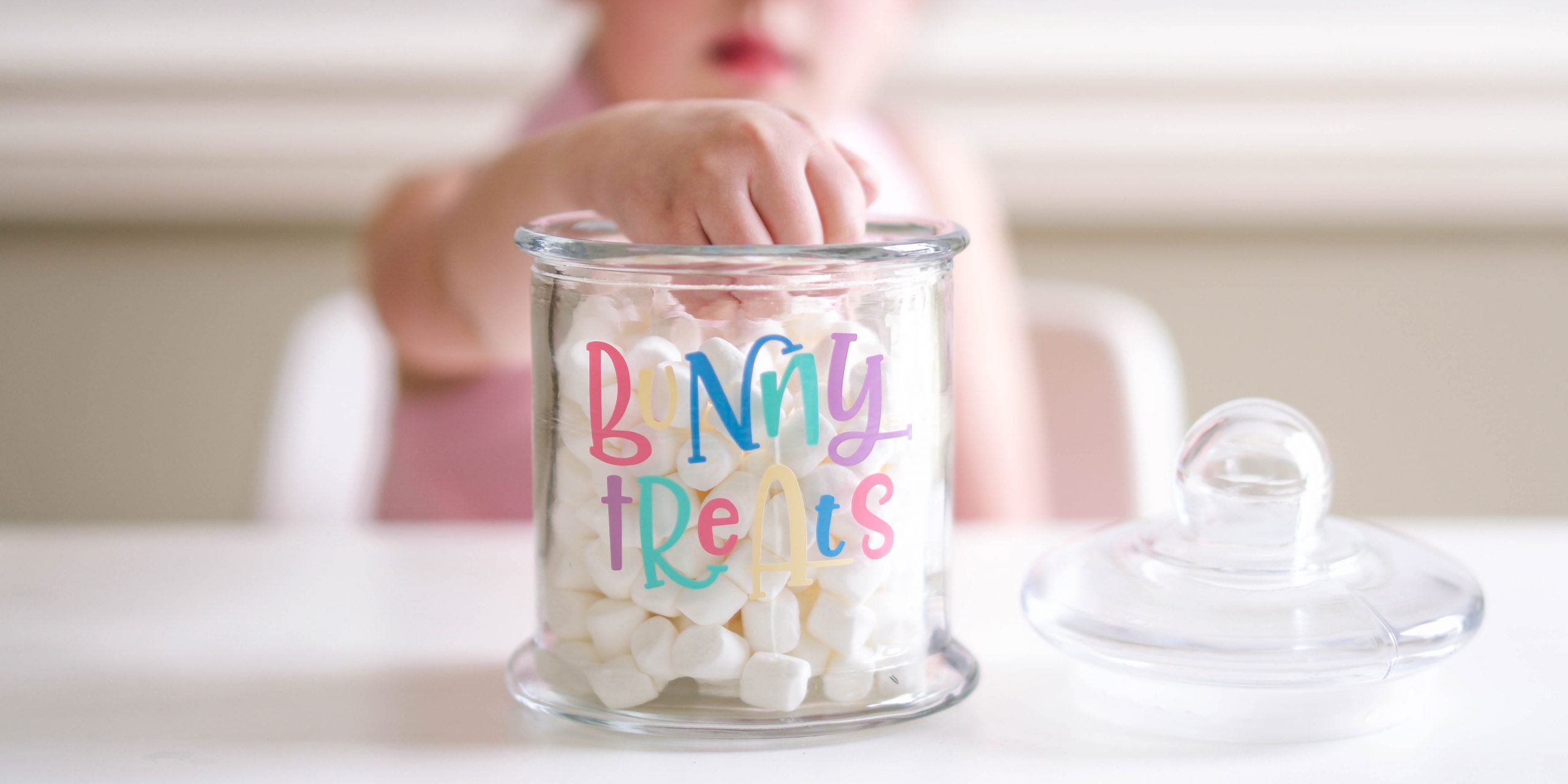 DIY Easter Idea: How To Apply Adhesive Vinyl On A Glass Jar