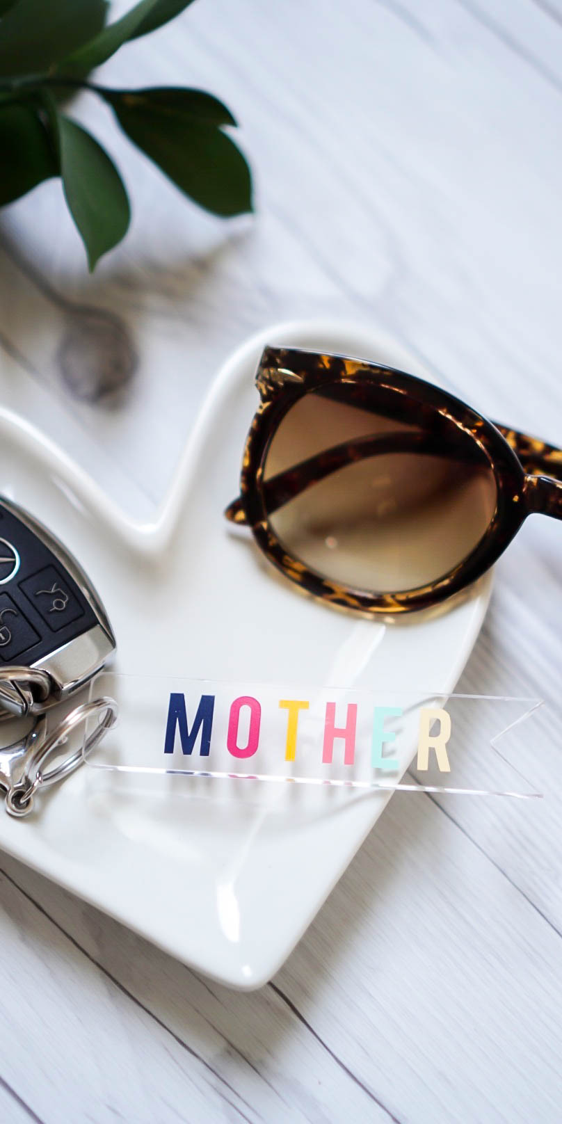 Mother’s Day Gift Idea: Acrylic Keychain With Adhesive Vinyl
