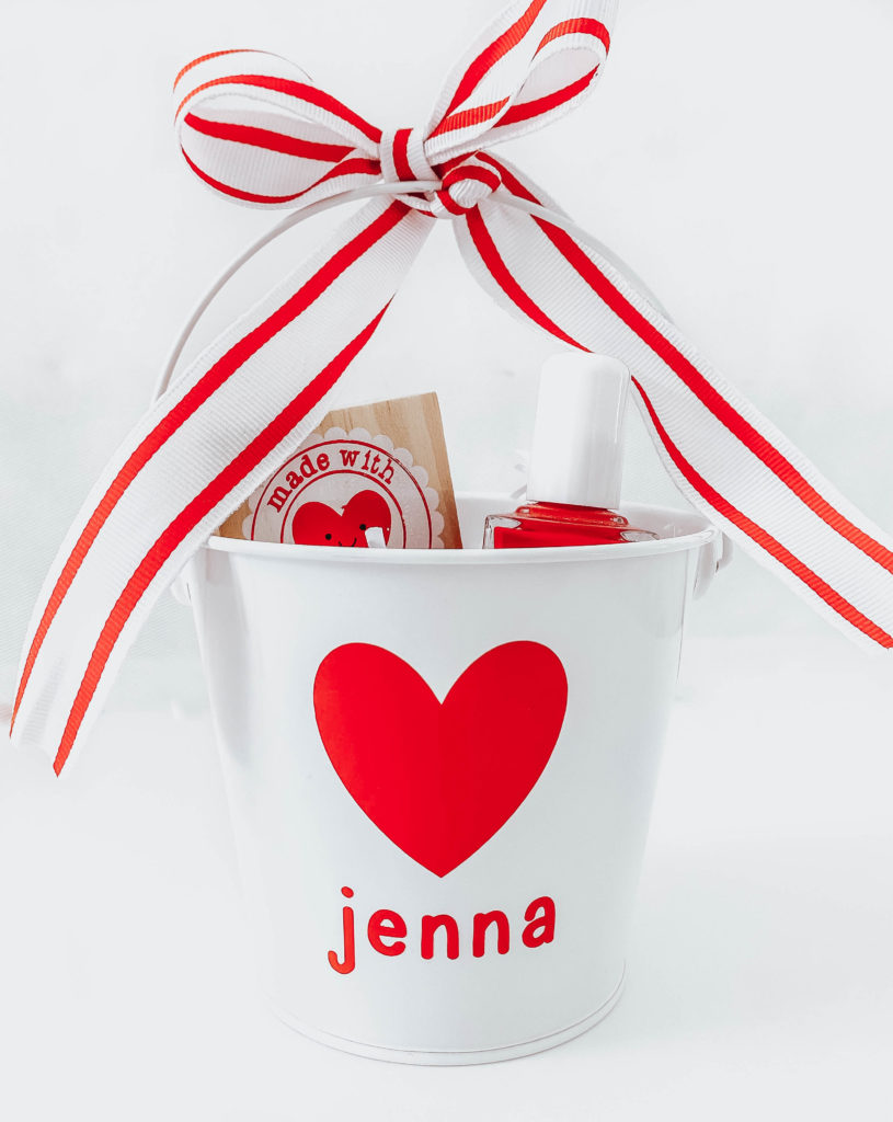 DIY Round Up- 5 Easy Valentines Day Gifts With Adhesive Vinyl