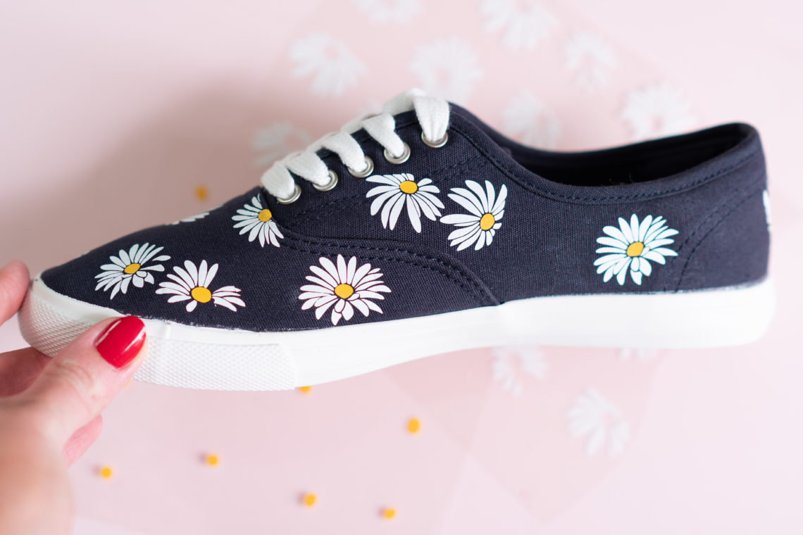 DIY Daisy Print Canvas Shoes With Heat Transfer Vinyl