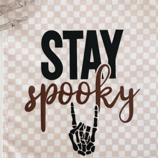I love the bright colorful Halloween trend as much as the next girl but I’m feeling neutrals this year! You can get this free download on the club page ✌🏻💀 

#neutralhalloween#spookyseason#stayspooky#diyhalloween#diyhalloweendecor#fabric banner